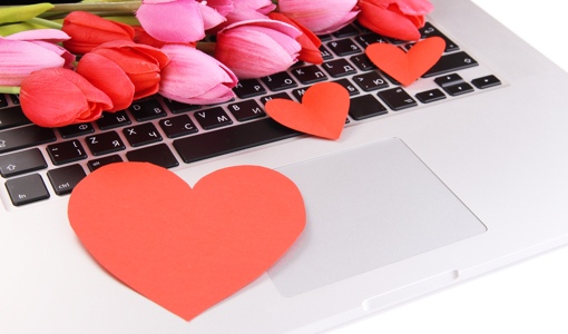 thin-flowers-and-hearts-on-laptop-shutterstock-510px.jpg